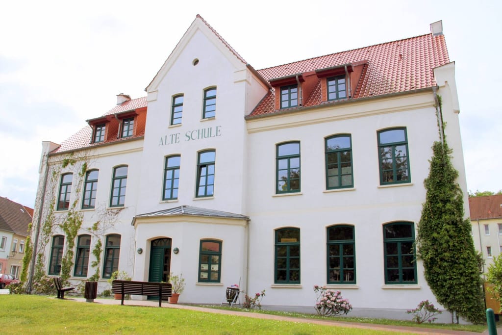 Stara szkoła Kraków nad Jeziorem