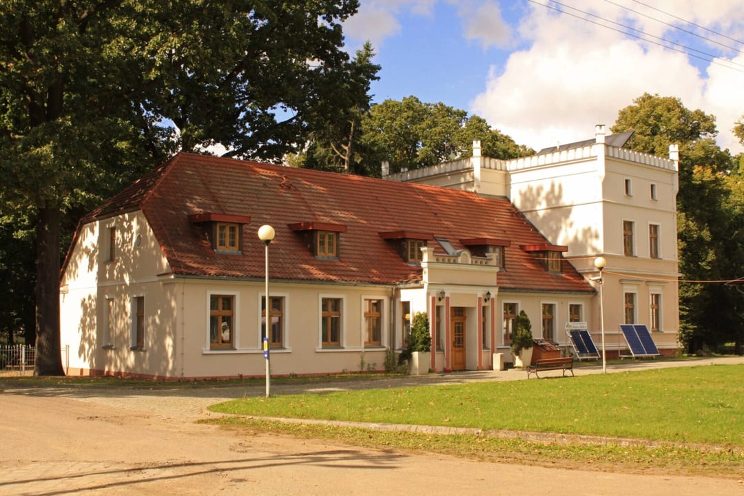 Dwór w Ostoi