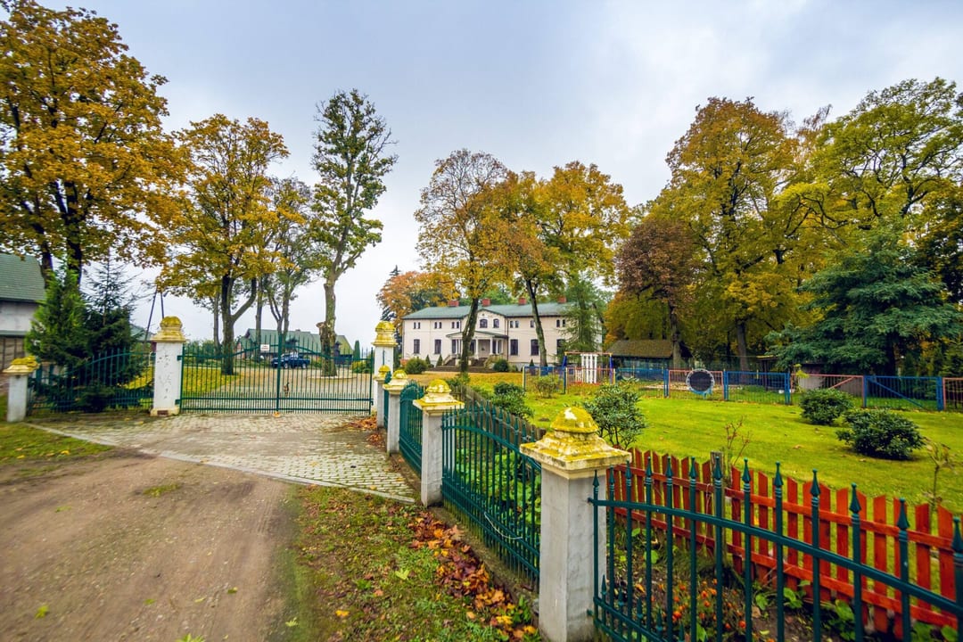 Dwór i park w Boboliczkach