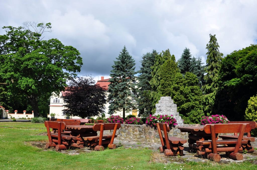 Park dworski w Trzygłowie