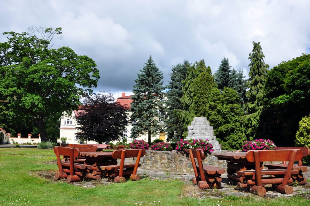 Park dworski w Trzygłowie