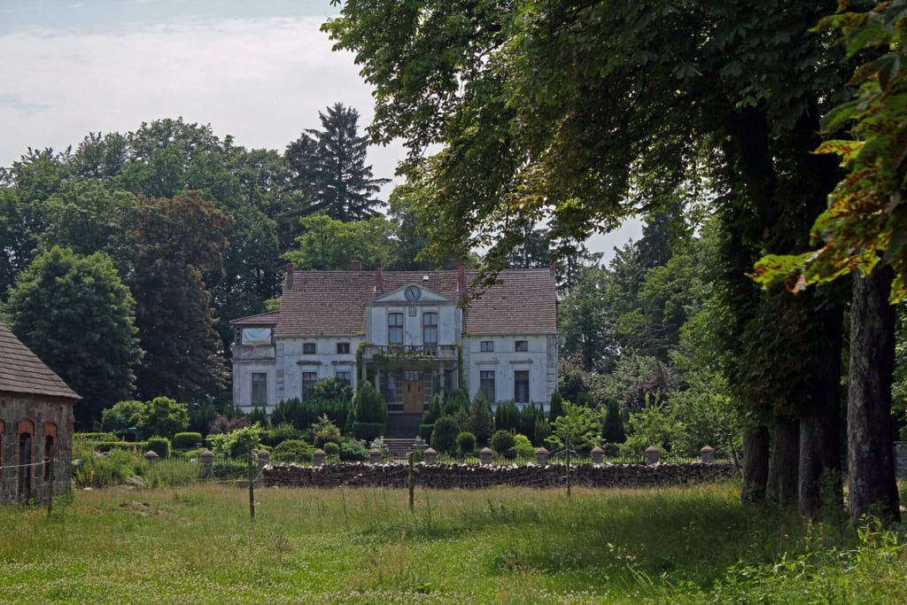 Dwór w Buślarach