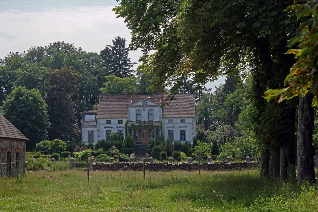 Dwór w Buślarach