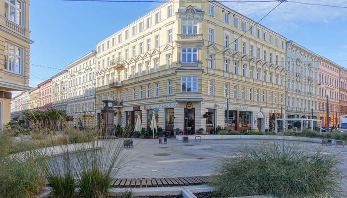 Współczesne ujęcie miejsca realizacji filmu Alicja