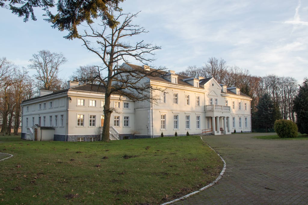 Pałac i park