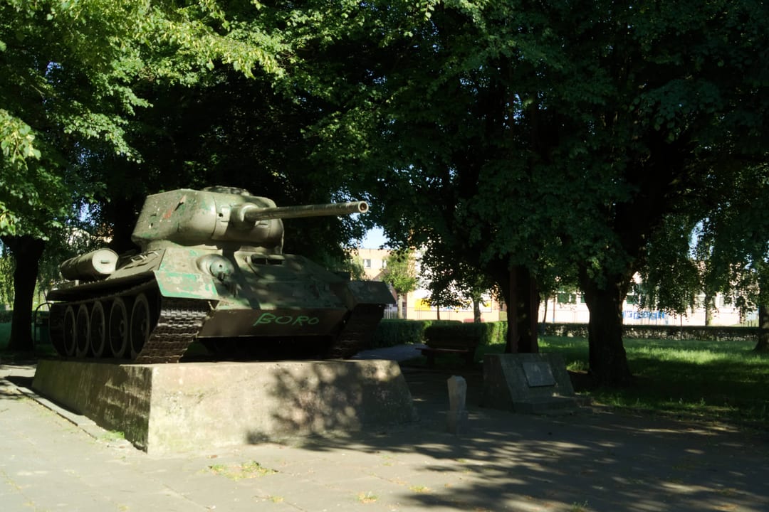 Czołg - pomnik wyzwolenia Ziemi Sławieńskiej