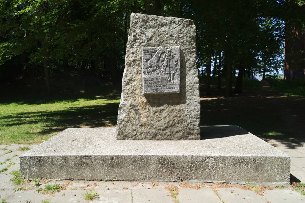 Obelisk poświęcony Królowi Erykowi w 600 - lecie koronacji