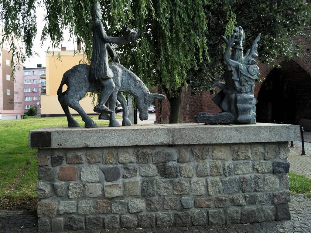Pomnik "Chrystus przybywa do Sławna"