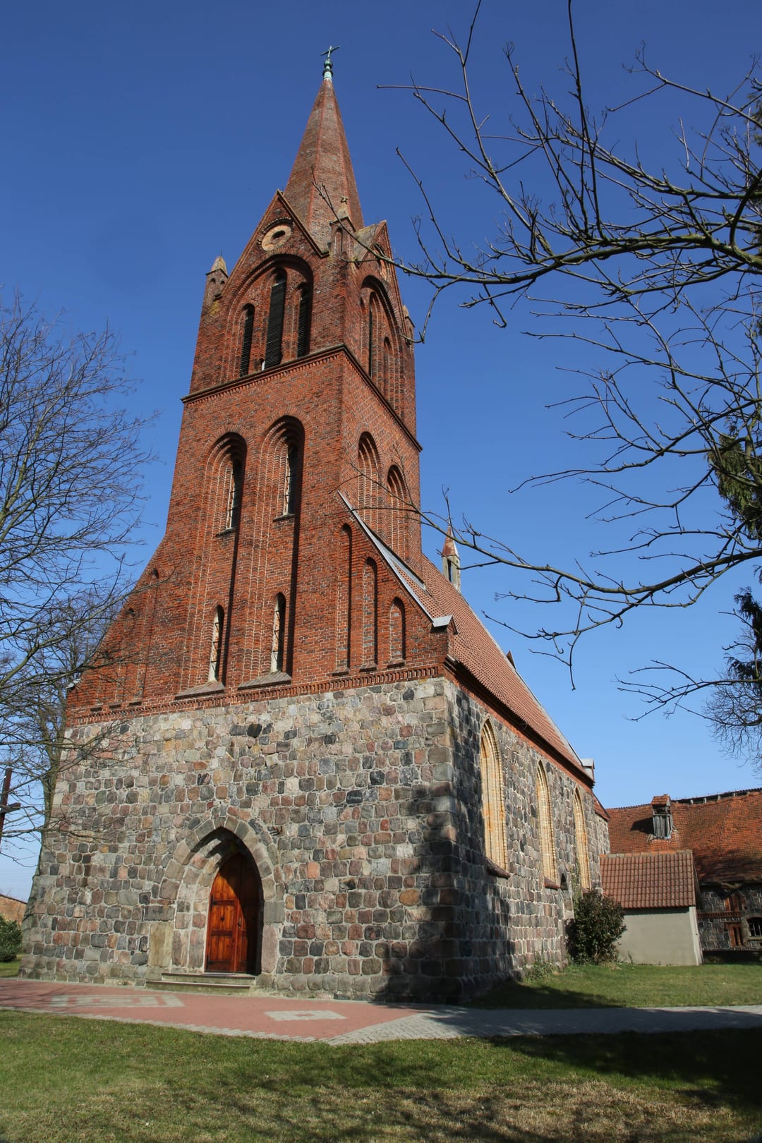Kościół filialny pw. Najświętszej Maryi Panny Królowej Polski