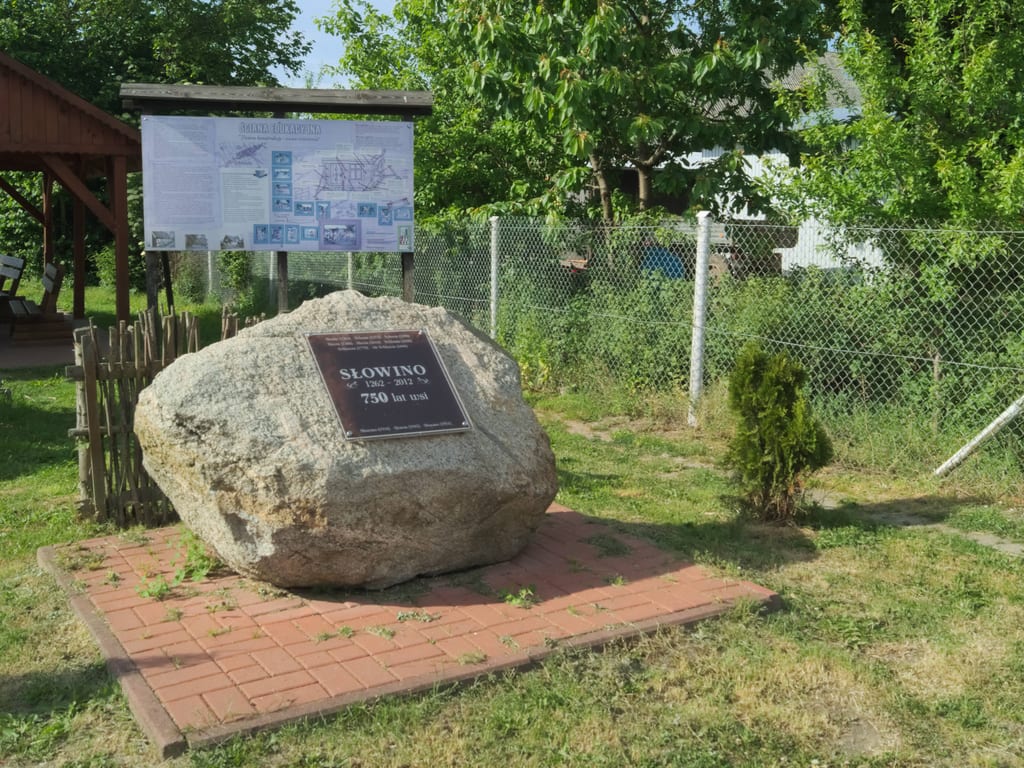 Głaz pamiątkowy "Słowino"